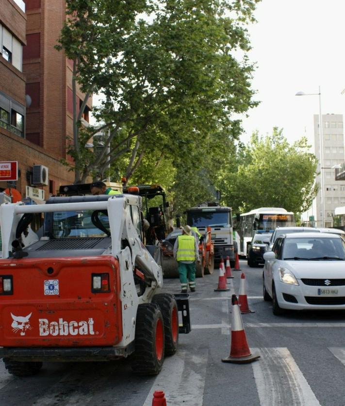 Imagen secundaria 2 - Obras en Divina Pastora y avenida de Madrid.