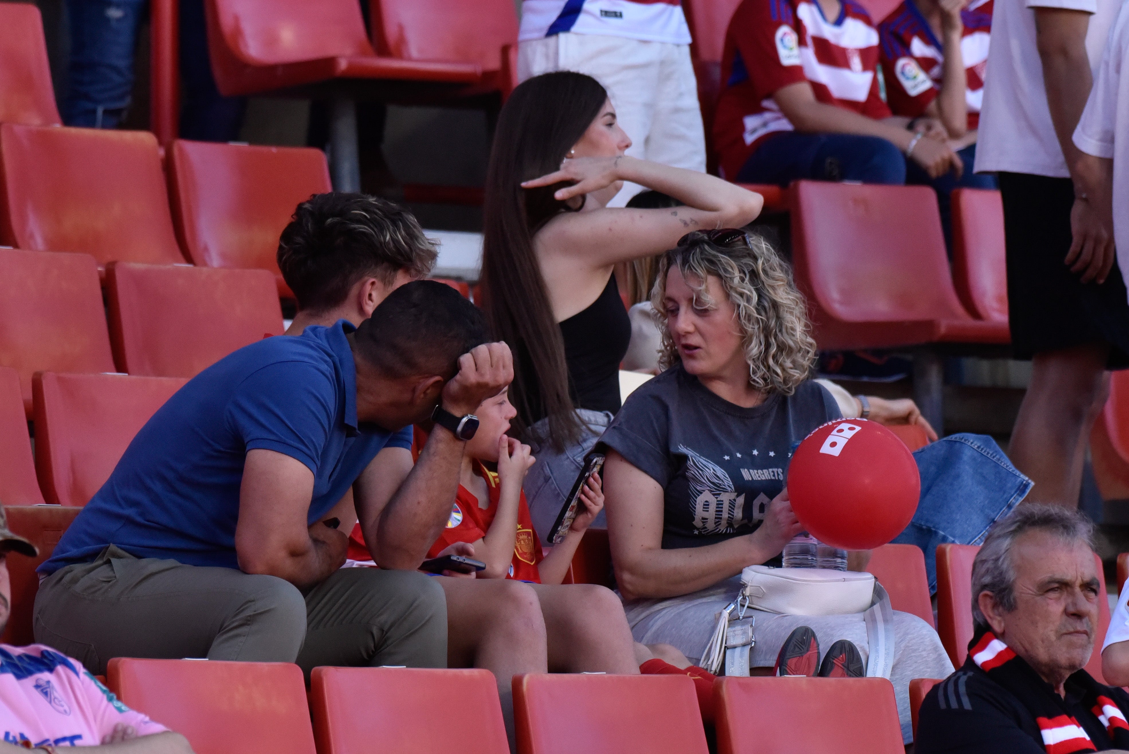Encuéntrate en Los Cármenes durante el Granada - Elche