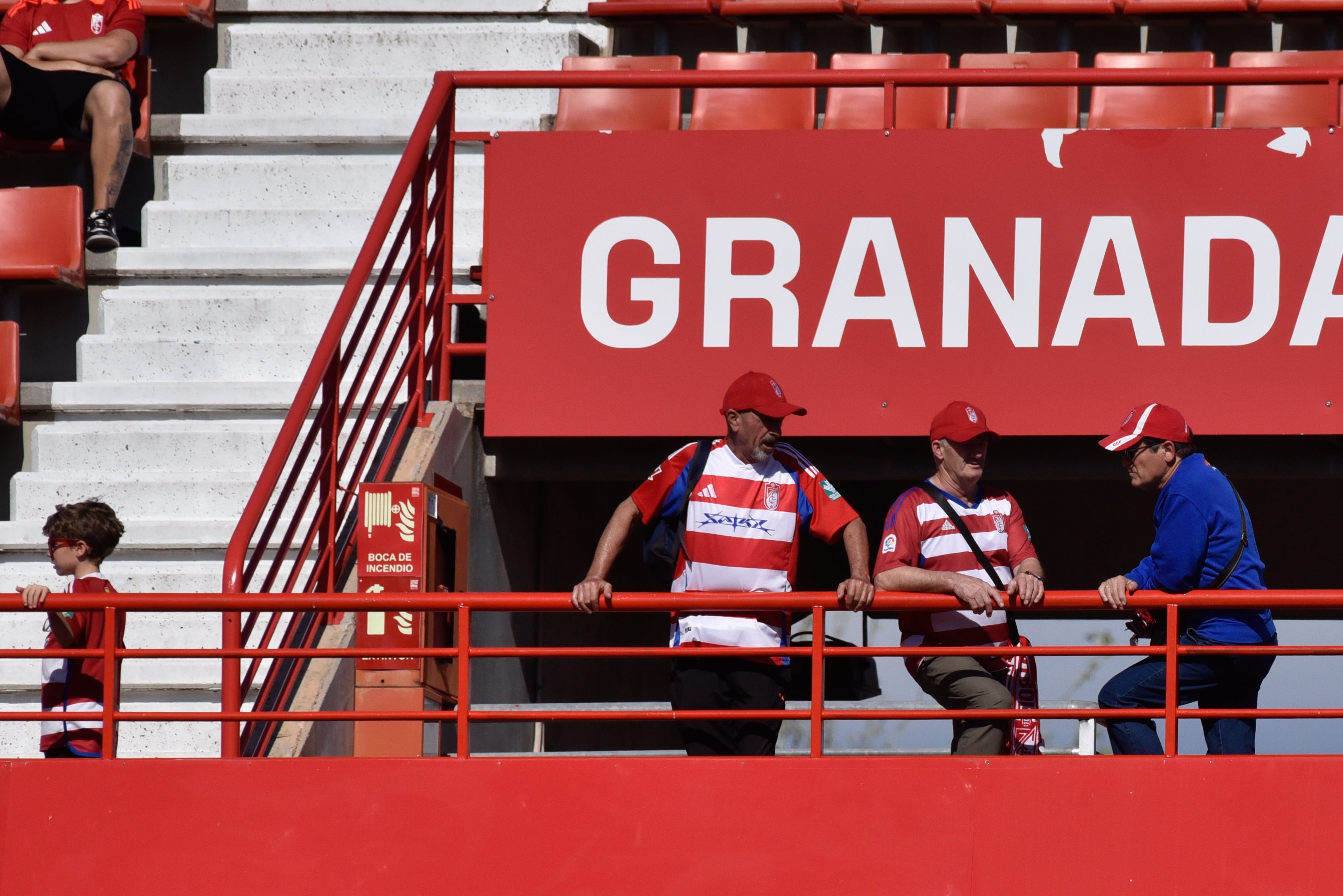 Encuéntrate en Los Cármenes durante el Granada - Elche