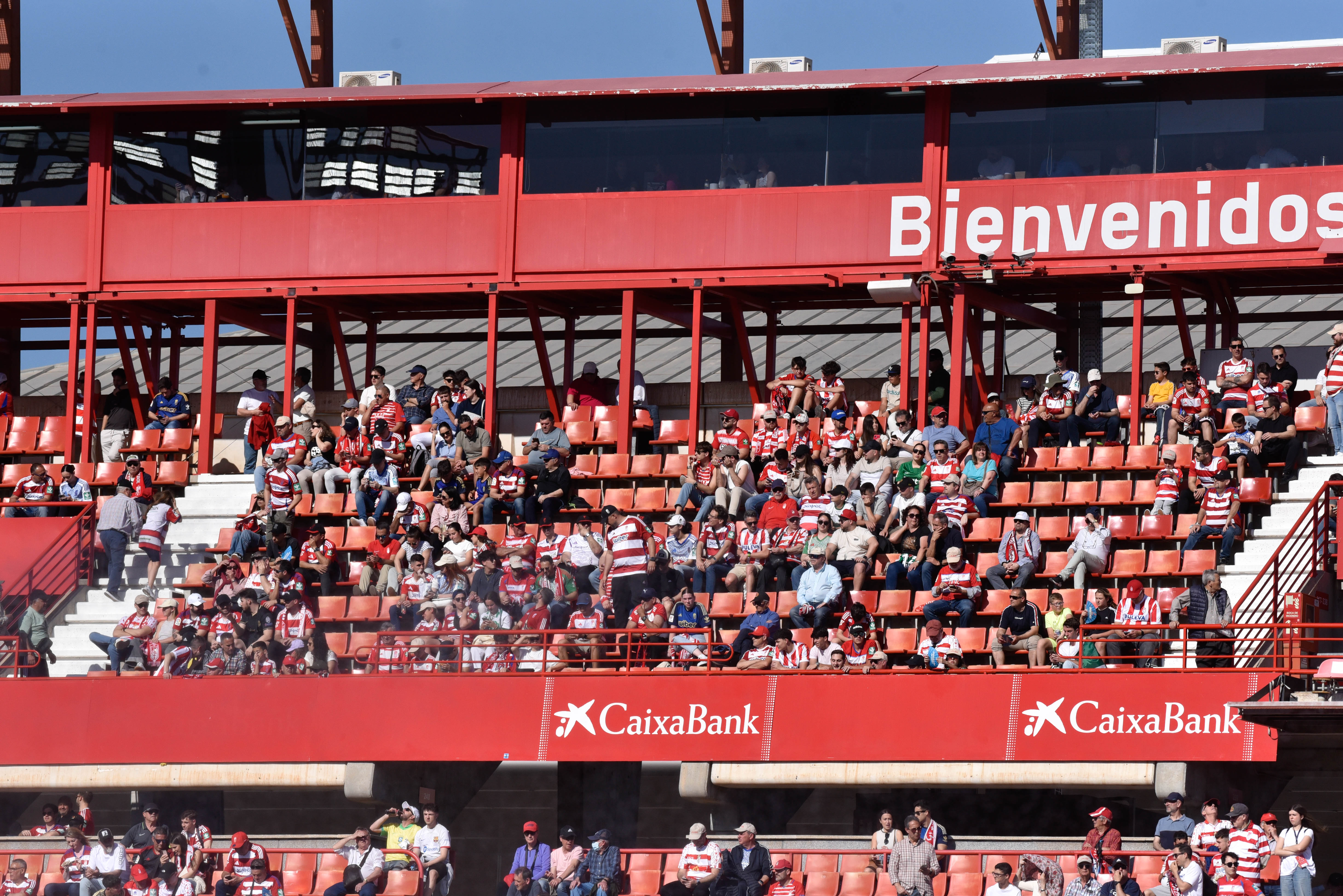 Encuéntrate en Los Cármenes durante el Granada - Elche