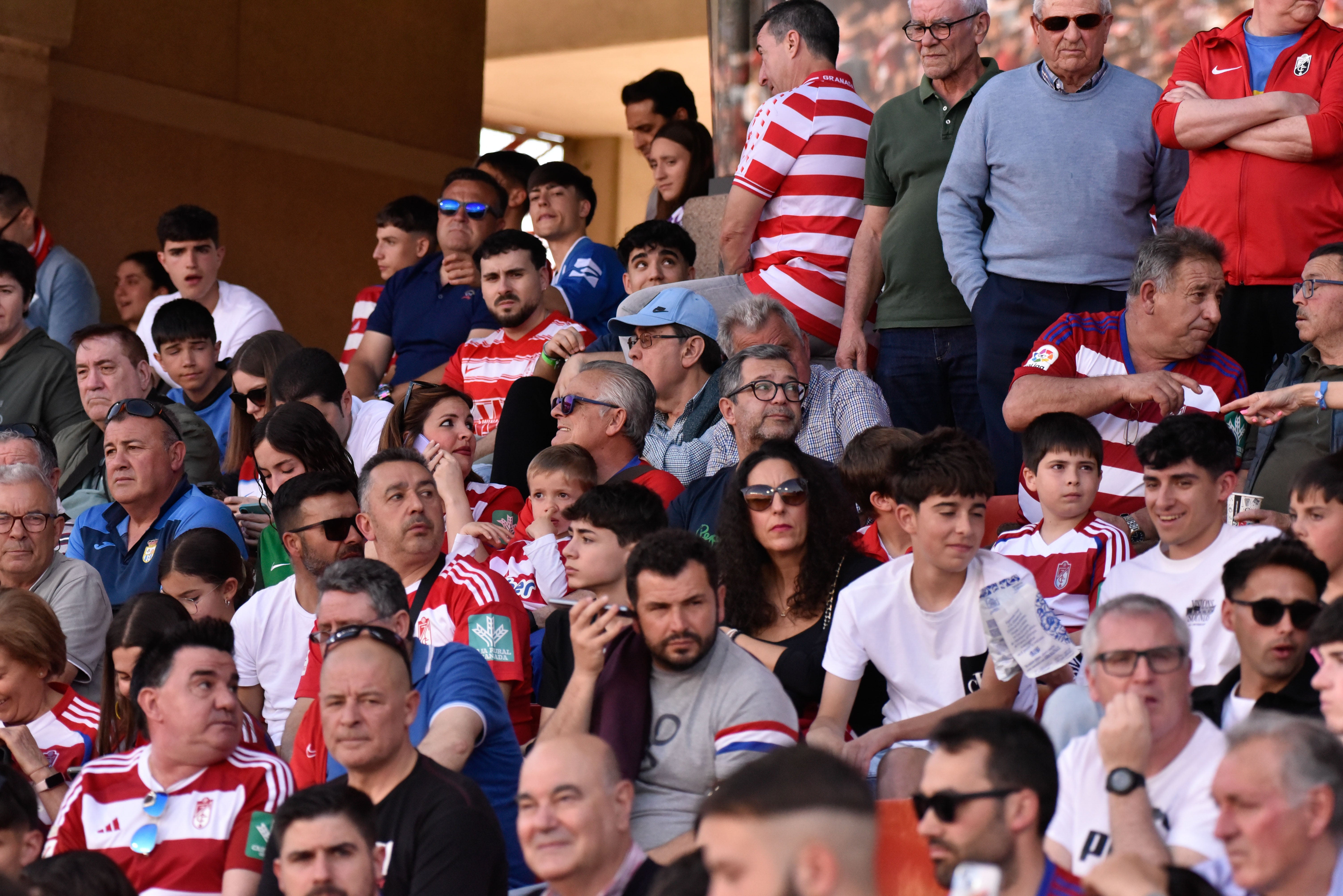 Encuéntrate en Los Cármenes durante el Granada - Elche