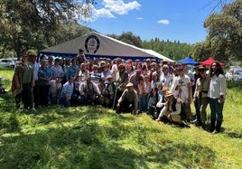 Un grupo de romeros en Puente Nuevo.
