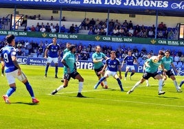 Una de las jugasdas del partido de este domingo.