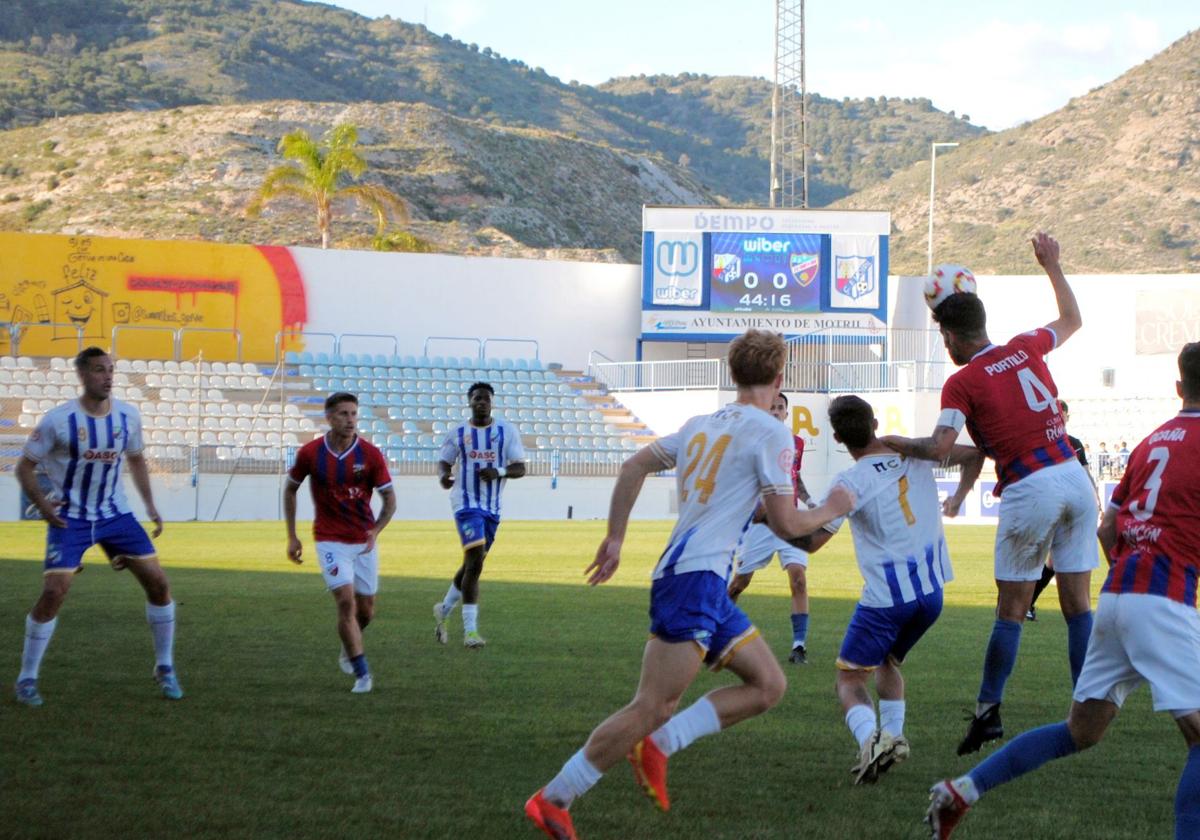 El Motril se impone al Torre del Mar y acaricia el 'play off'