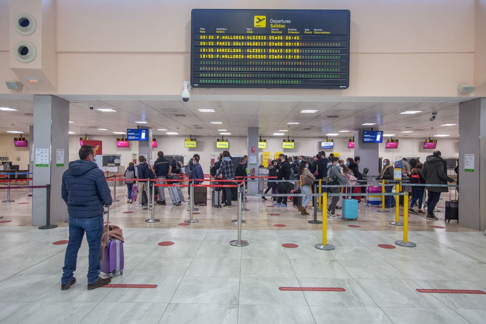 El aeropuerto de granada salva el apagón y el puerto de motril, a medio gas | ideal