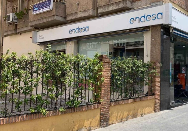 Endesa activa teléfonos para atender las emergencias derivadas del apagón
