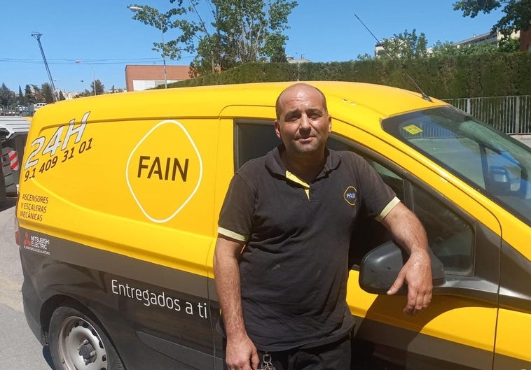 Francisco, el técnico de ascensores que está rescatando personas por toda Granada