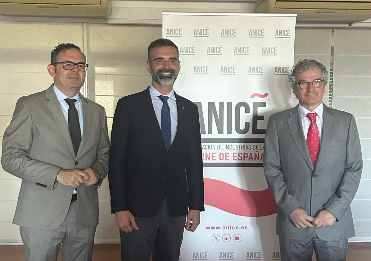 Fernández-pacheco destaca que el sector cárnico andaluz exporta al extranjero 380 millones al año | ideal
