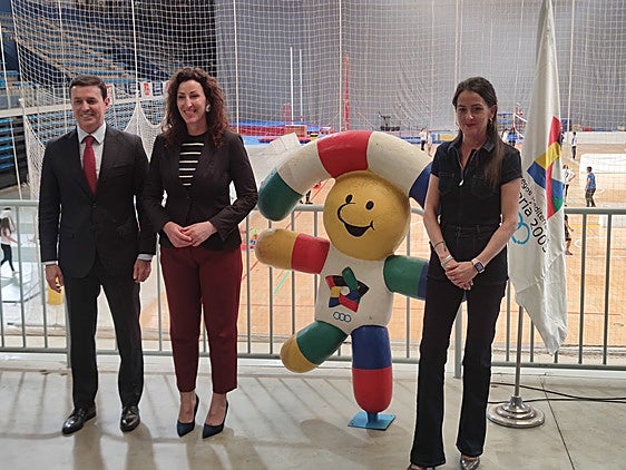Javier Aureliano García, María del Mar Vázquez y Aránzazu Martín durante la presentación.