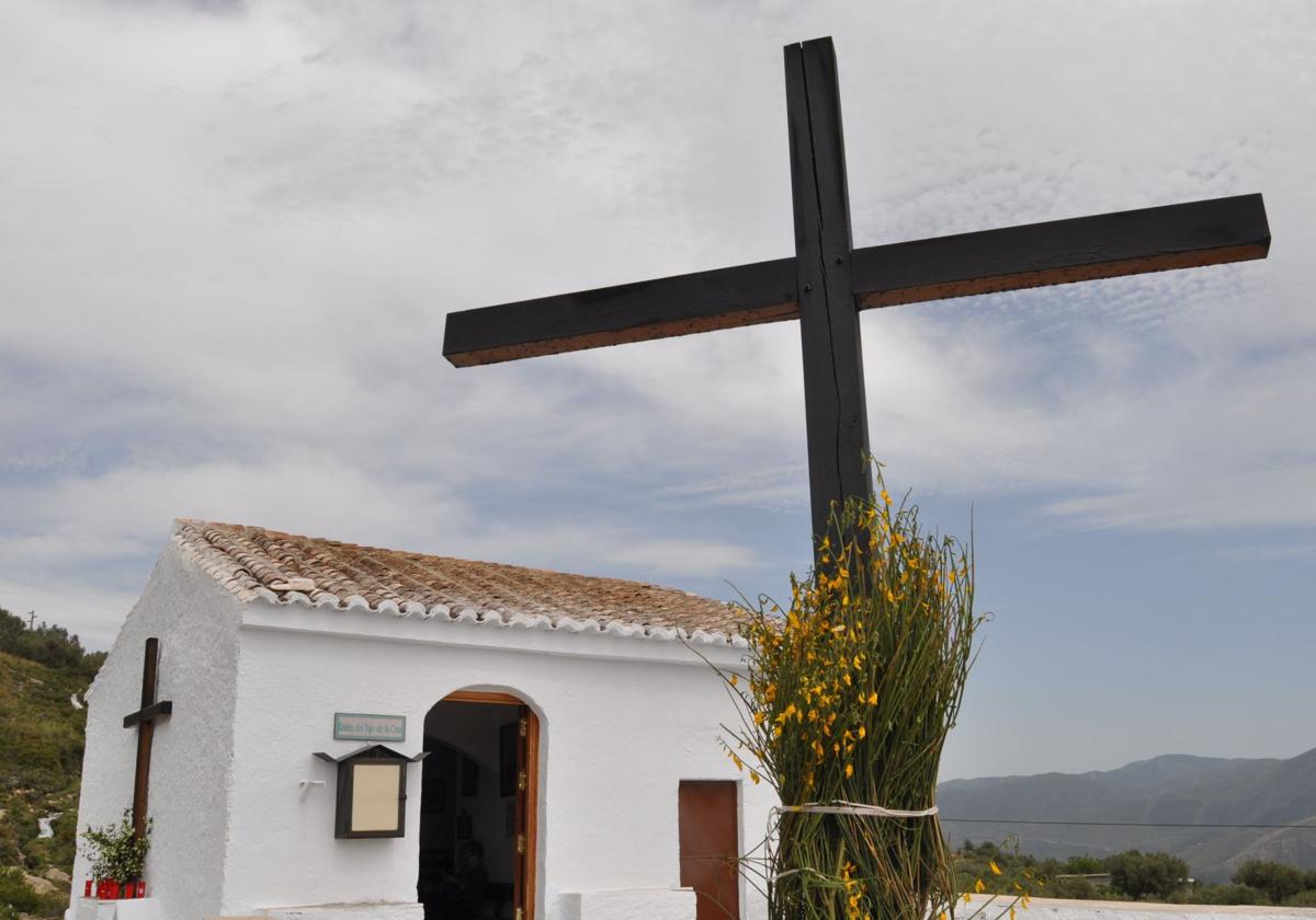 El pueblo de granada que instaló una cruz para espantar a las brujas y hechiceras | ideal