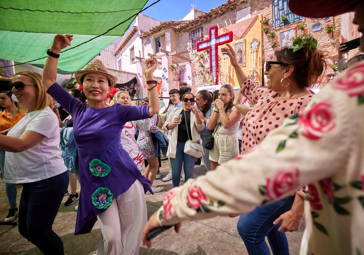 Las 32 barras para disfrutar del día de la cruz en granada | ideal
