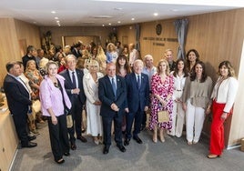 Asistentes a la inauguración de la nueva sede del Colegio Oficial de Enfermería.