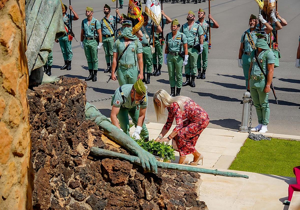 Imagen principal - Diferentes momentos del acto conmemorativo.