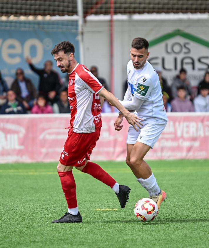 Imagen secundaria 2 - El Real Jaén tendrá que ascender por el &#039;play off&#039;