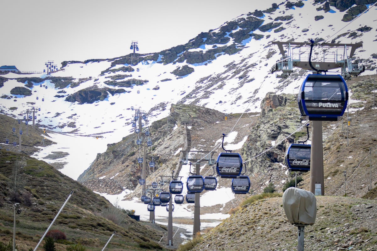El último día de la temporada en Sierra Nevada, en imágenes