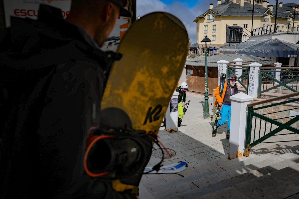 El último día de la temporada en Sierra Nevada, en imágenes