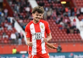 Gui Guedes celebrando su gol ante el Eldense