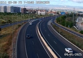 Una mujer de 50 años evacuada al hospital tras un accidente en la Circunvalación de Granada