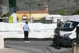 Guardia Civil, en el lugar del tiroteo en Berja.