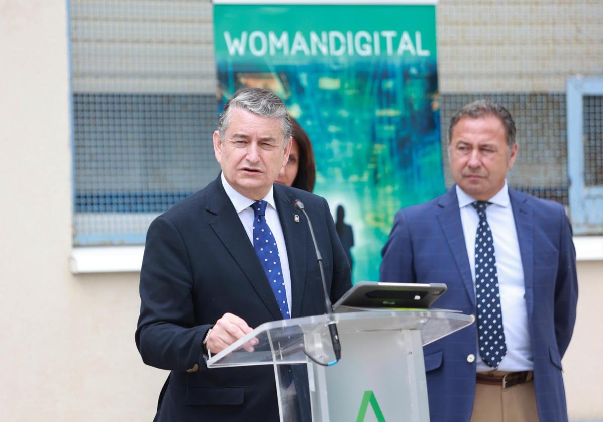 Sanz pone en marcha los 'womandigital day' para «reducir» la brecha de género en el sector de las tecnologías | ideal