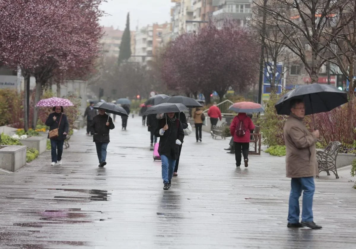 Cambio de tiempo en andalucía: lluvia, tormentas y un 'apagón' térmico | ideal