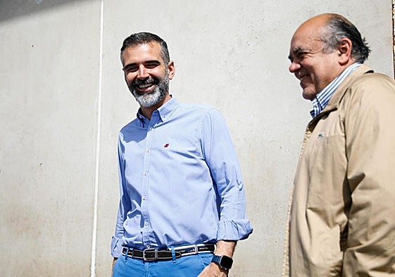 El consejero Ramón Fernández-Pacheco, la semana pasado en Almería en una reunión con el sector pesquero.