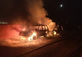 Madrugada en Jaén con dos incendios y una bombera herida