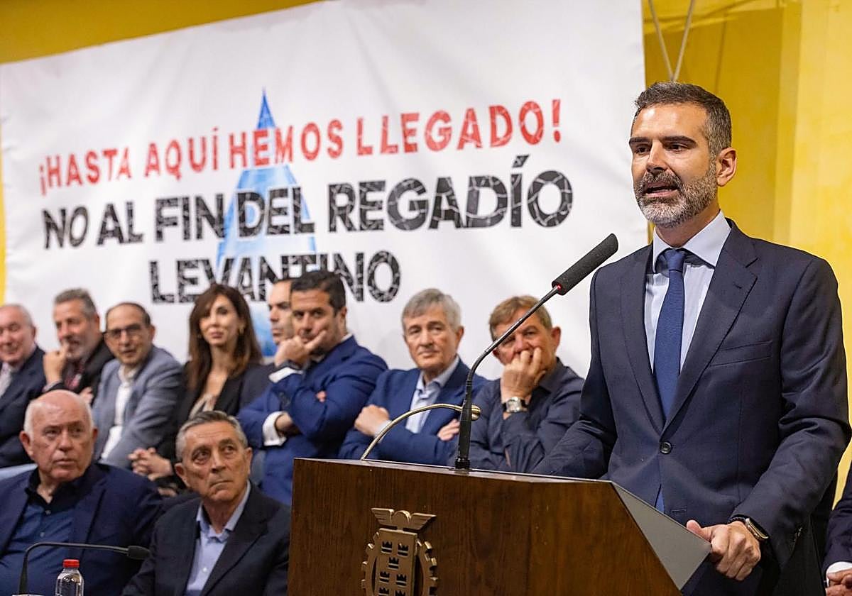El consejero de Agricultura, Pesca, Agua y Desarrollo Rural, Ramón Fernández-Pacheco.