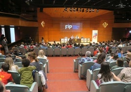 El Auditorio de Fundación Caja Rural Granada, hasta los topes.