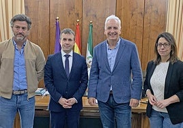 Reunión sobre el futuro hotel.