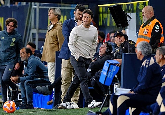 Rubi se va expulsado del terreno de juego.