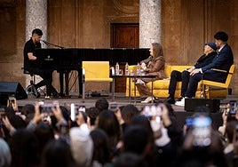 Pablo López, Remedios Sánchez, Alejandro G. Roemmers y Antonio José, en el Carlos V.
