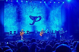 Momento del concierto de Pixies, anoche en Granada.