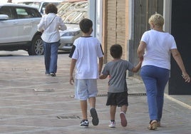 Los padres no pueden prohibir a los abuelos ver a sus nietos, salvo «clara justificación».