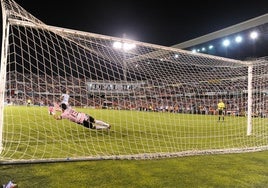 El Granada ya tuvo que disputar el 'play off' de ascenso en 2011, con una emocionante tanda de penaltis en la primera eliminatoria con el Celta.