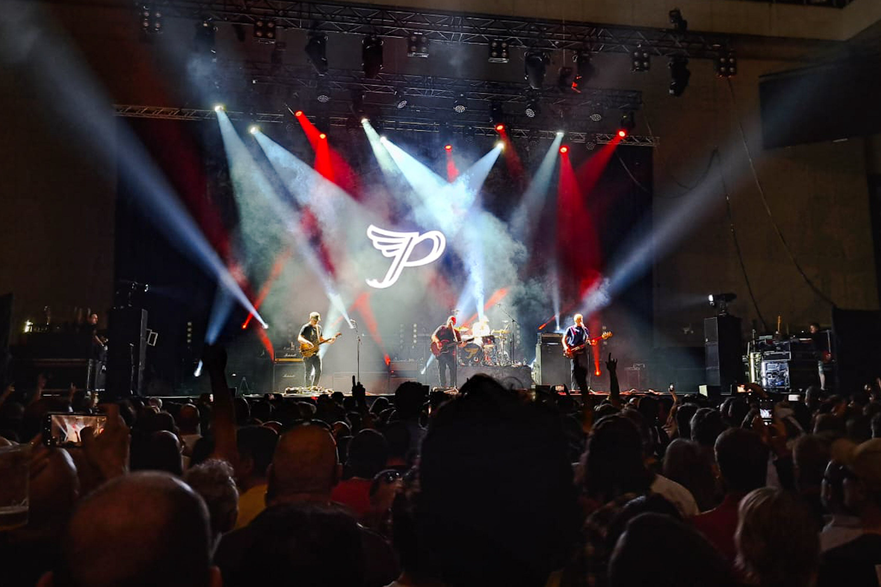 Gran ambiente en el concierto de los Pixies en Granada, el único en España