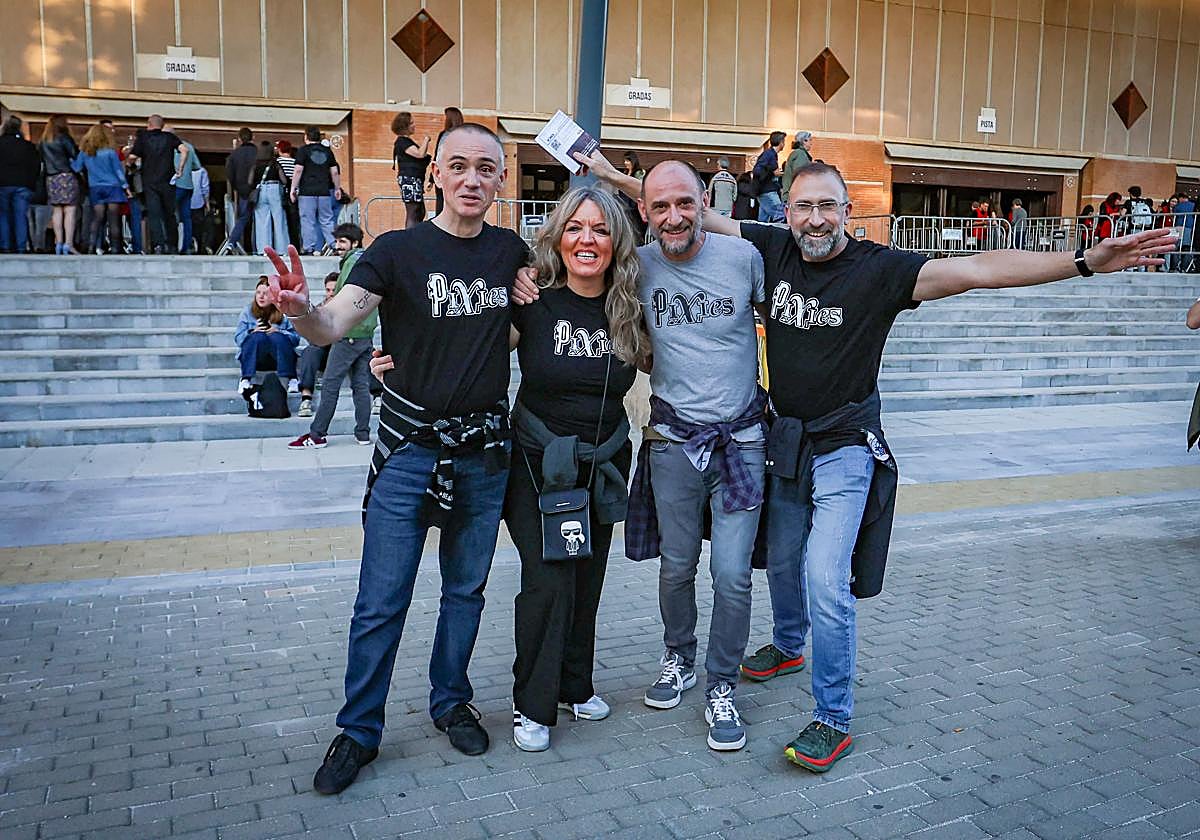 Gran ambiente en el concierto de los Pixies en Granada, el único en España