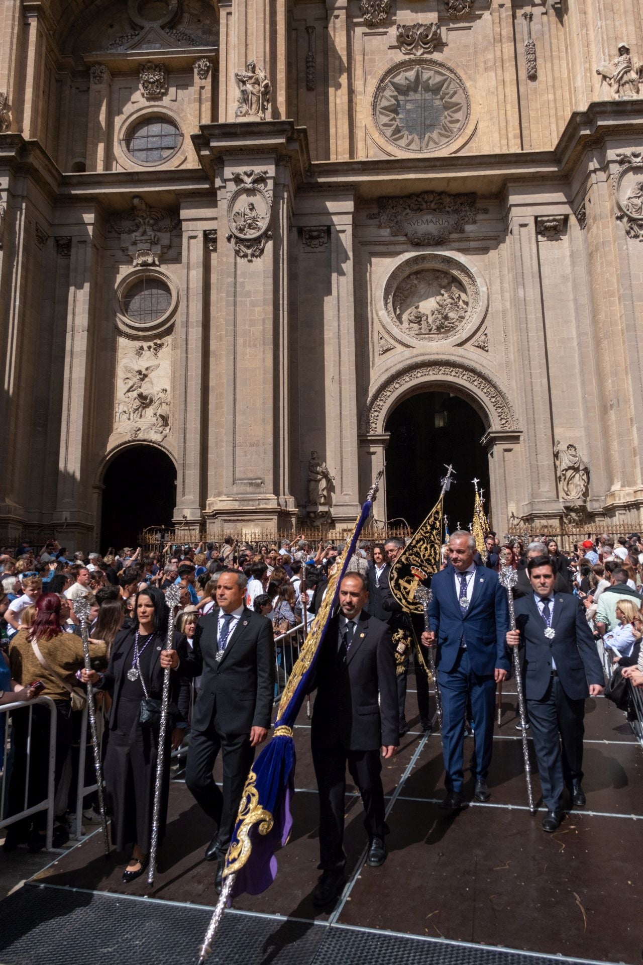 Así ha arropado Granada al Crucificado del Silencio