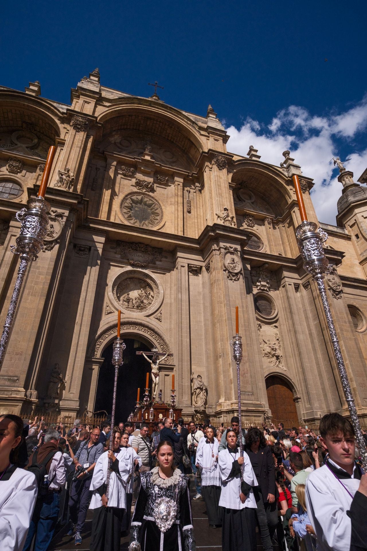 Así ha arropado Granada al Crucificado del Silencio