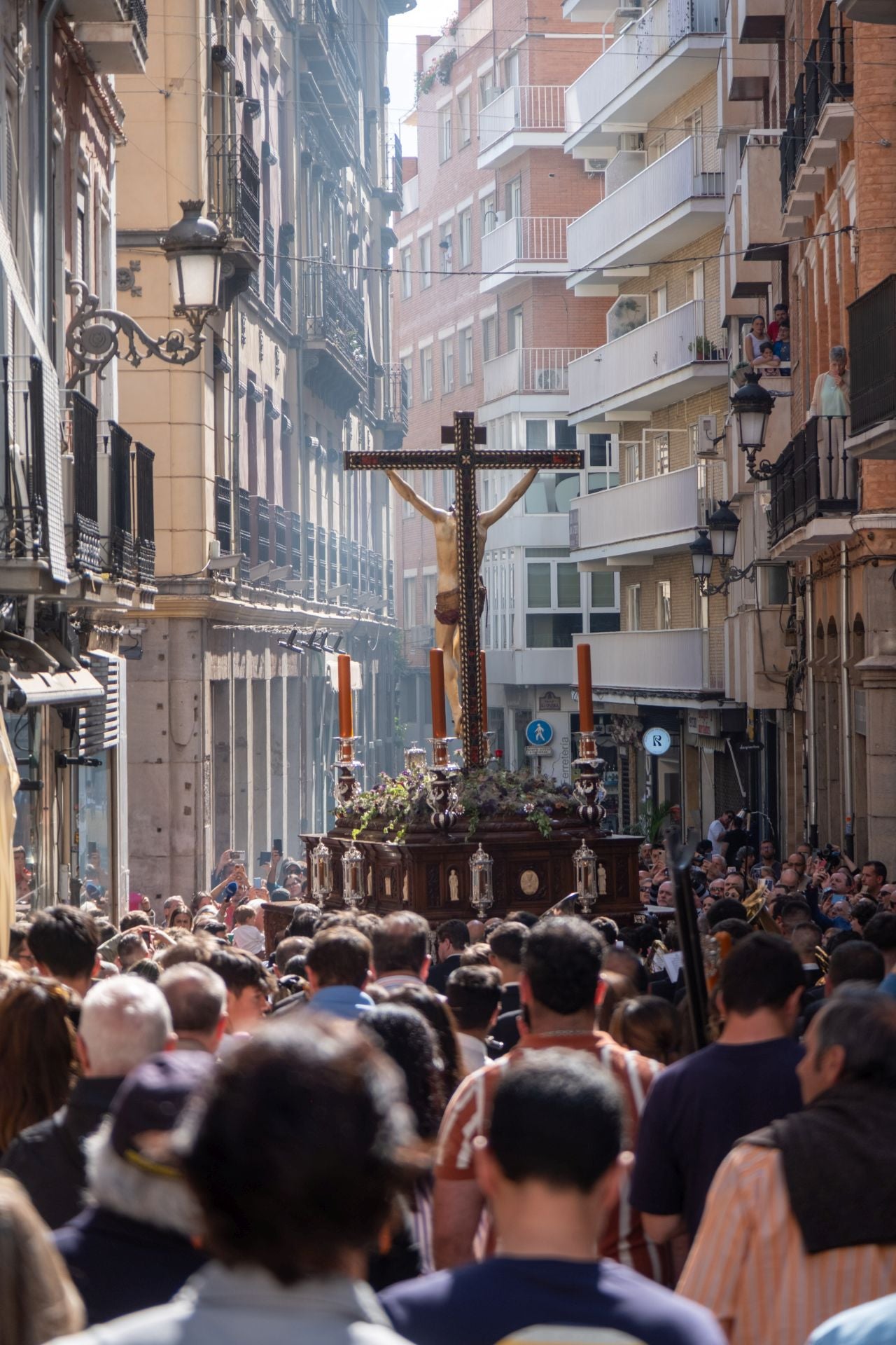 Así ha arropado Granada al Crucificado del Silencio