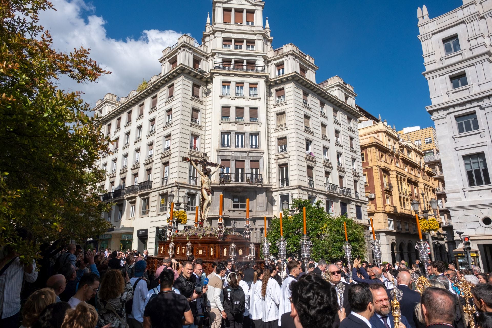 Así ha arropado Granada al Crucificado del Silencio
