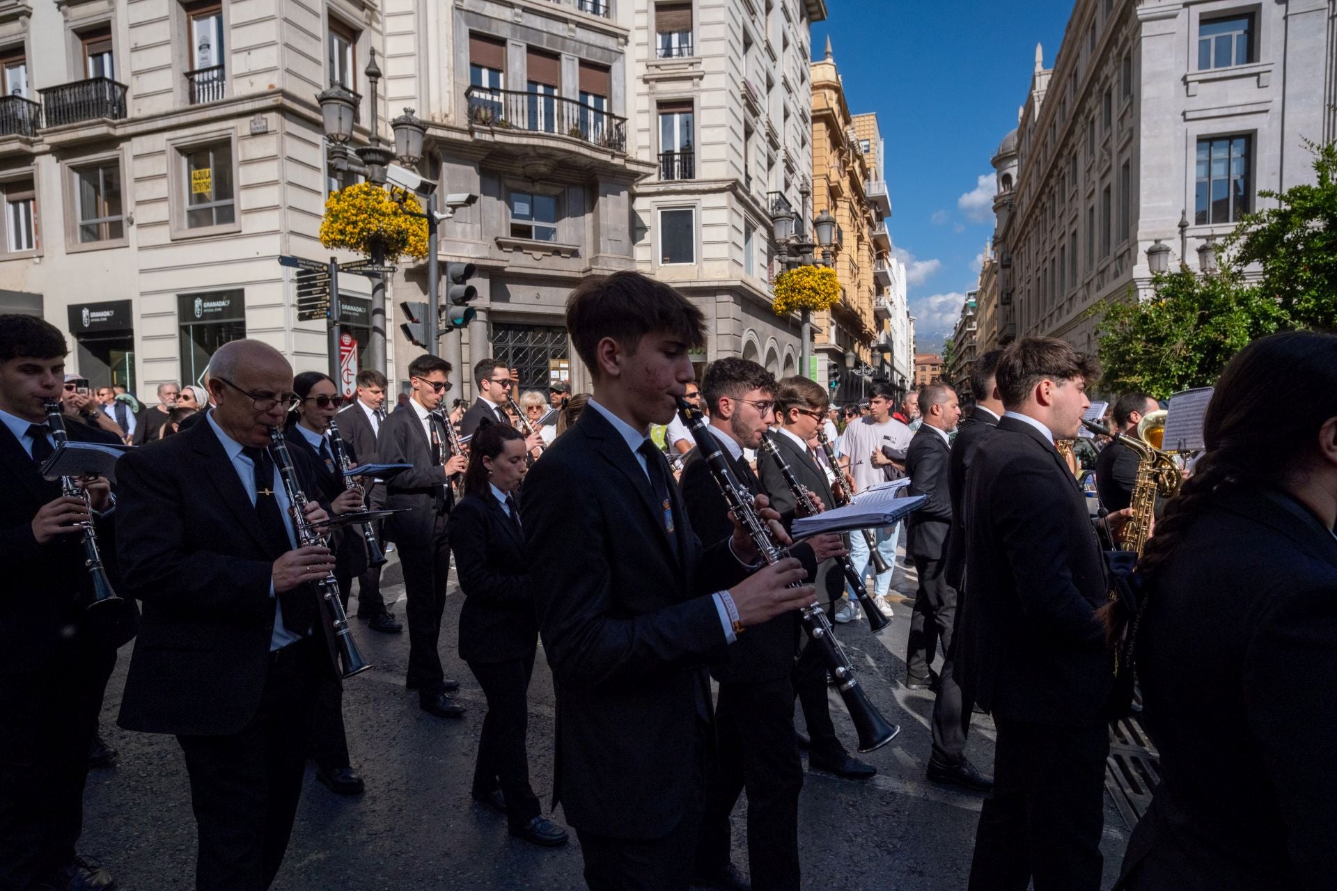 Así ha arropado Granada al Crucificado del Silencio
