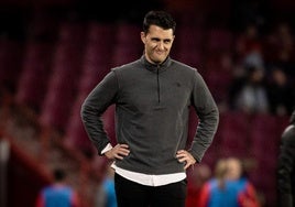 El entrenador Arturo Ruiz, durante un encuentro en Los Cármenes.