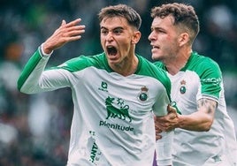 Mario García celebra el gol del empate del Racing.