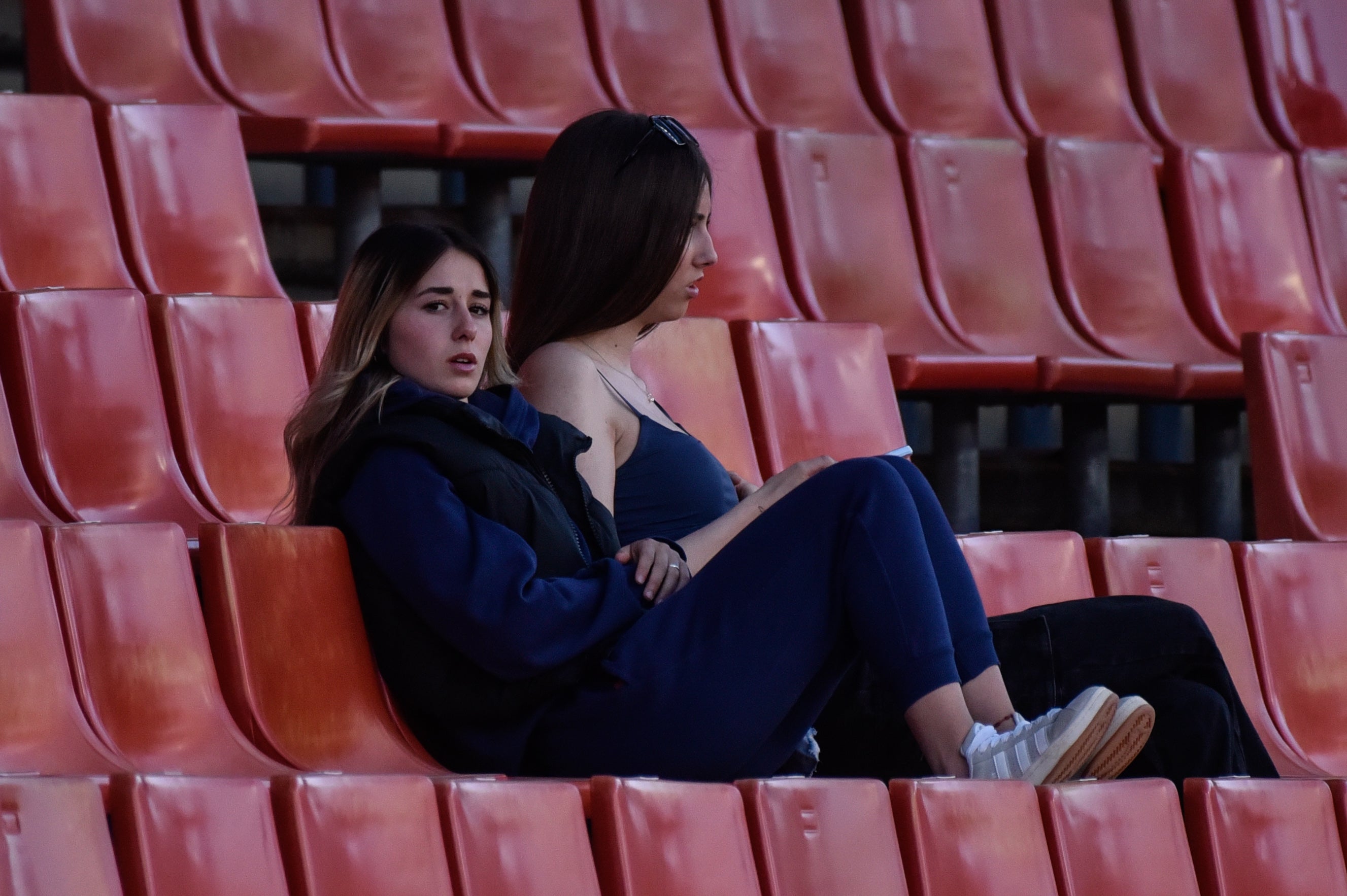 Encuéntrate en la grada del Granada-Eibar