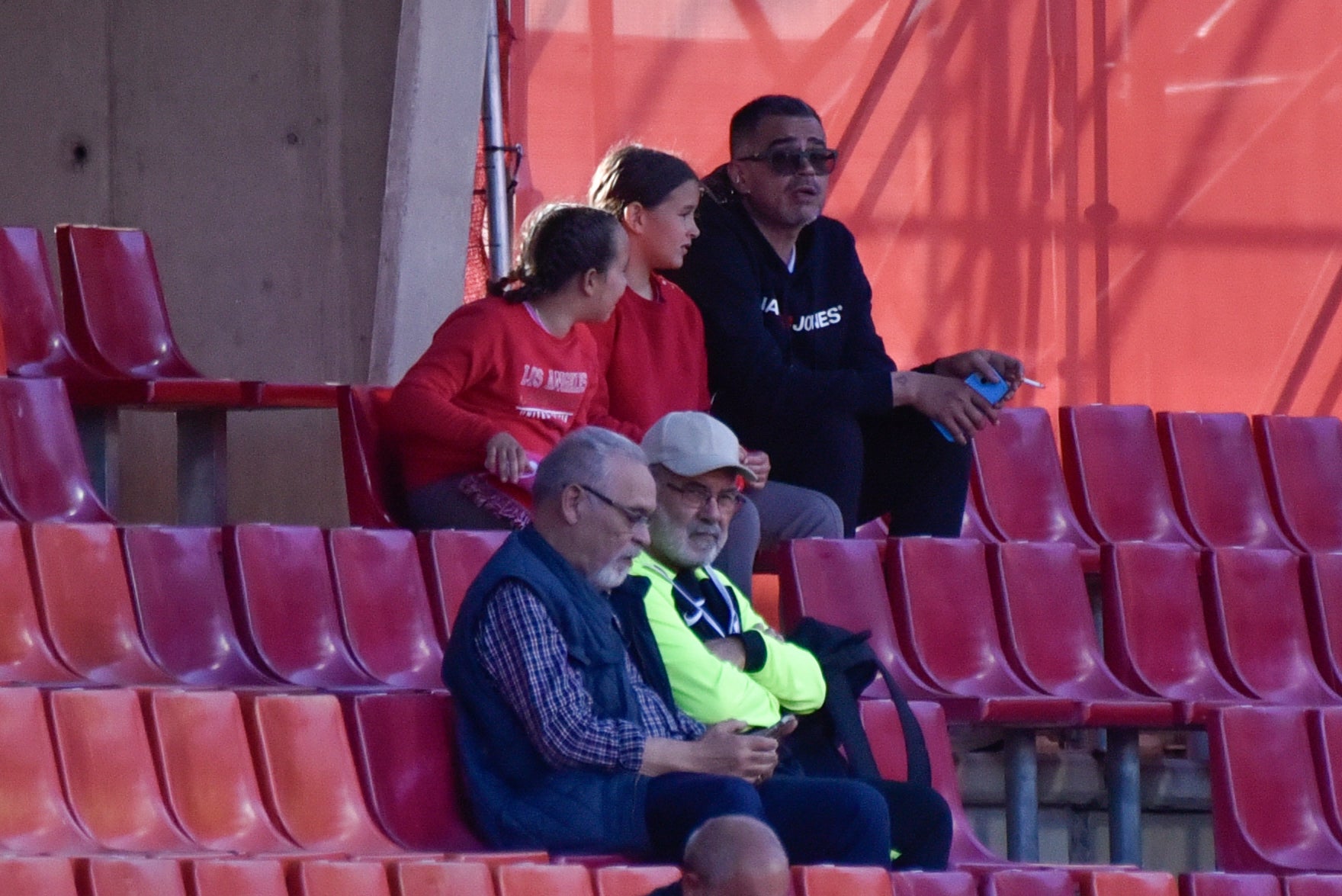 Encuéntrate en la grada del Granada-Eibar