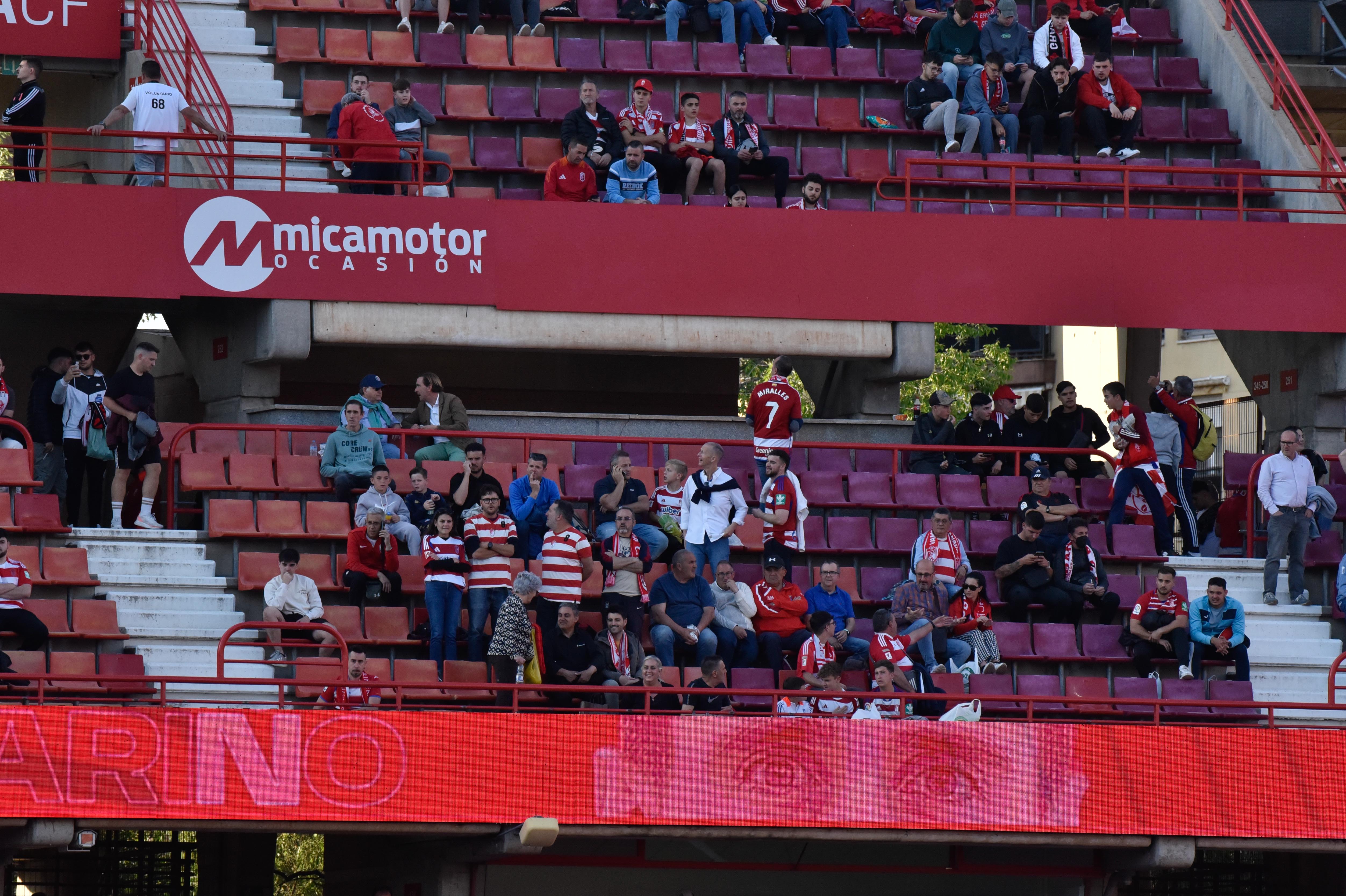 Encuéntrate en la grada del Granada-Eibar