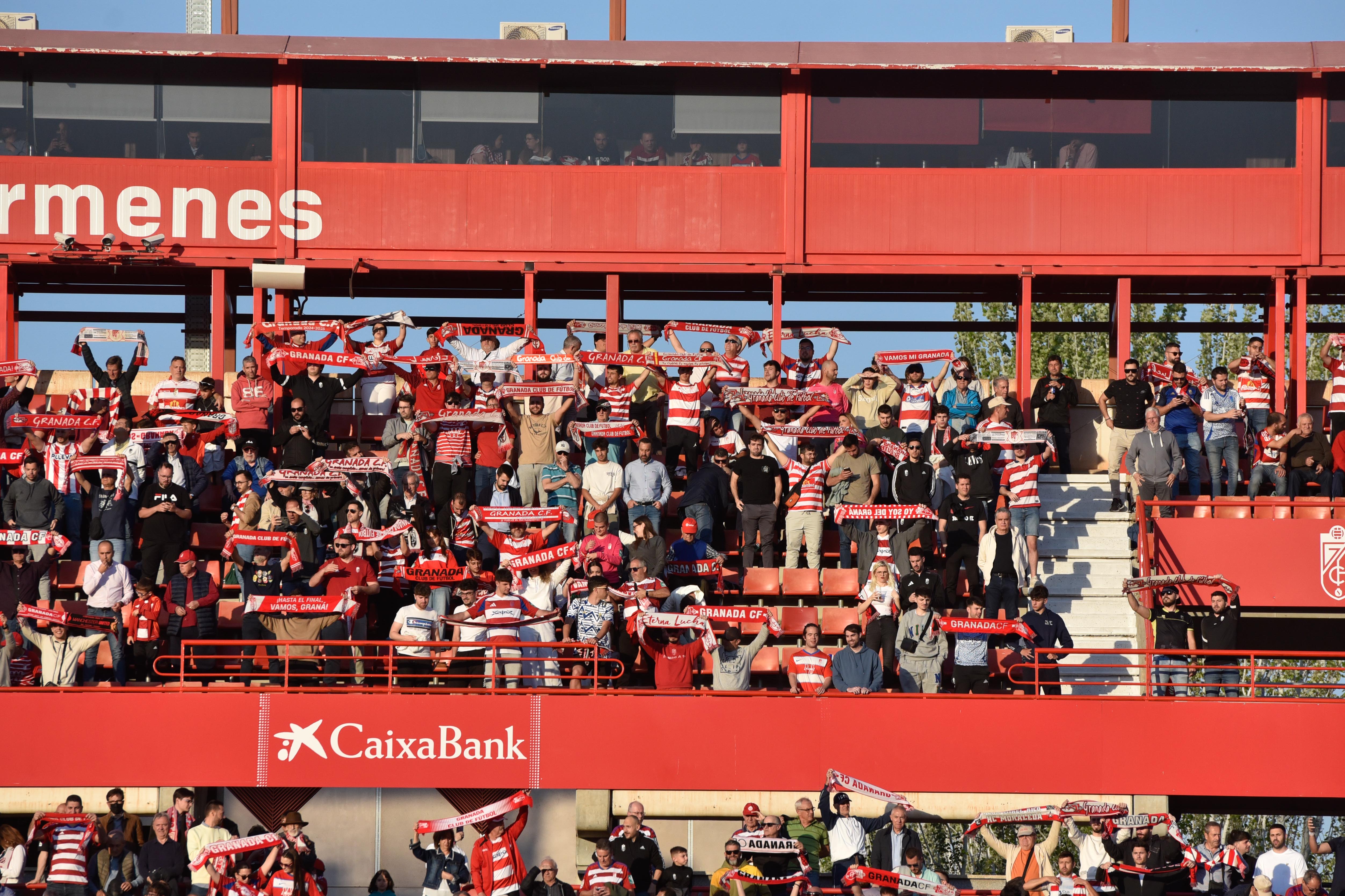 Encuéntrate en la grada del Granada-Eibar