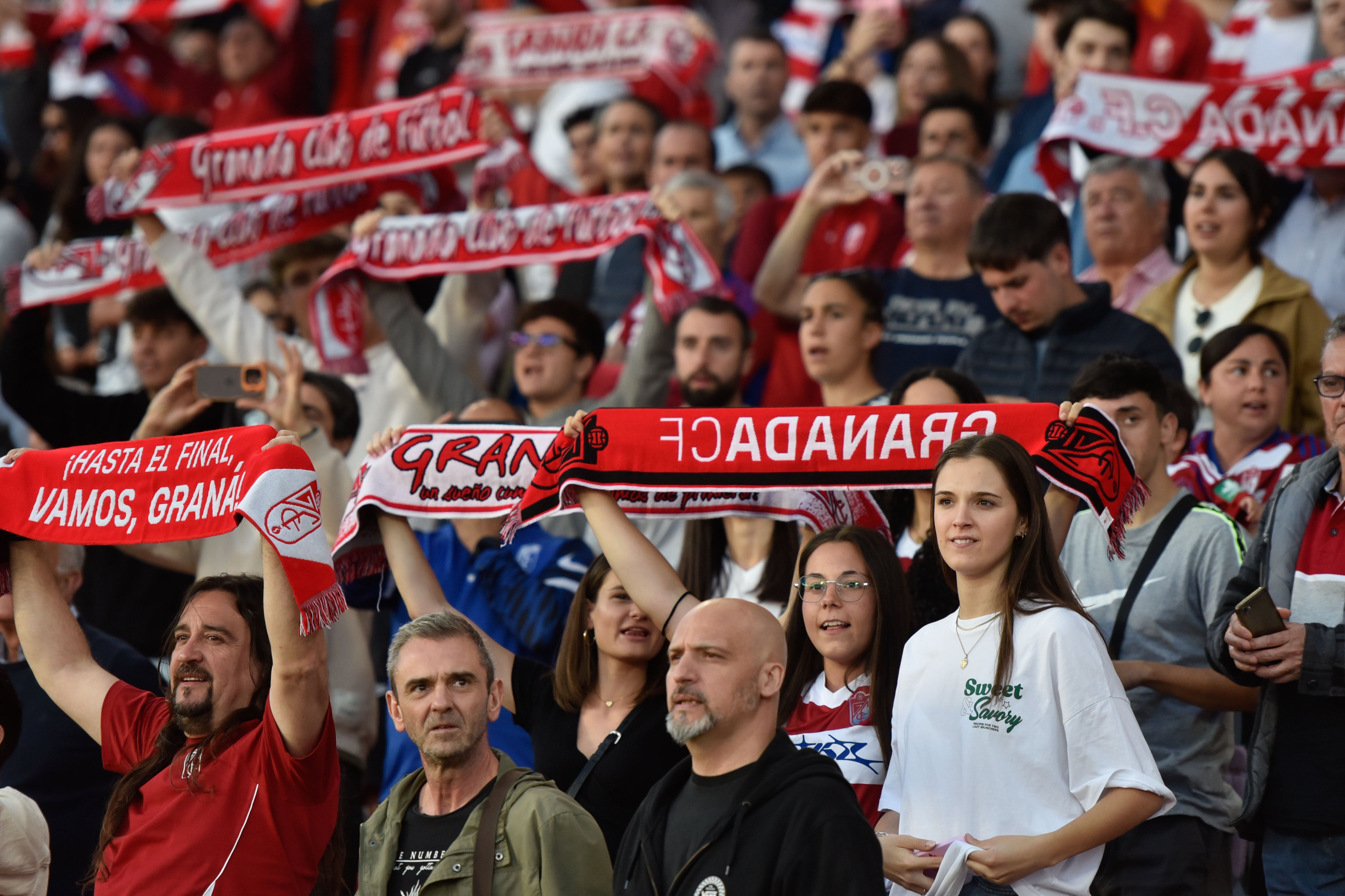 Encuéntrate en la grada del Granada-Eibar