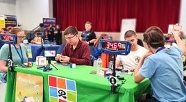 Velocidad, lógica y diversión en la II Liga Municipal de Speedcubing en Almería